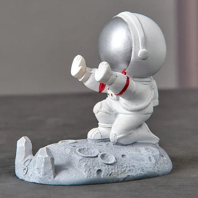 Nordic Astronaut Resin Mobile Phone Stand – Stylish Desk Holder and Unique Office Gift Idea