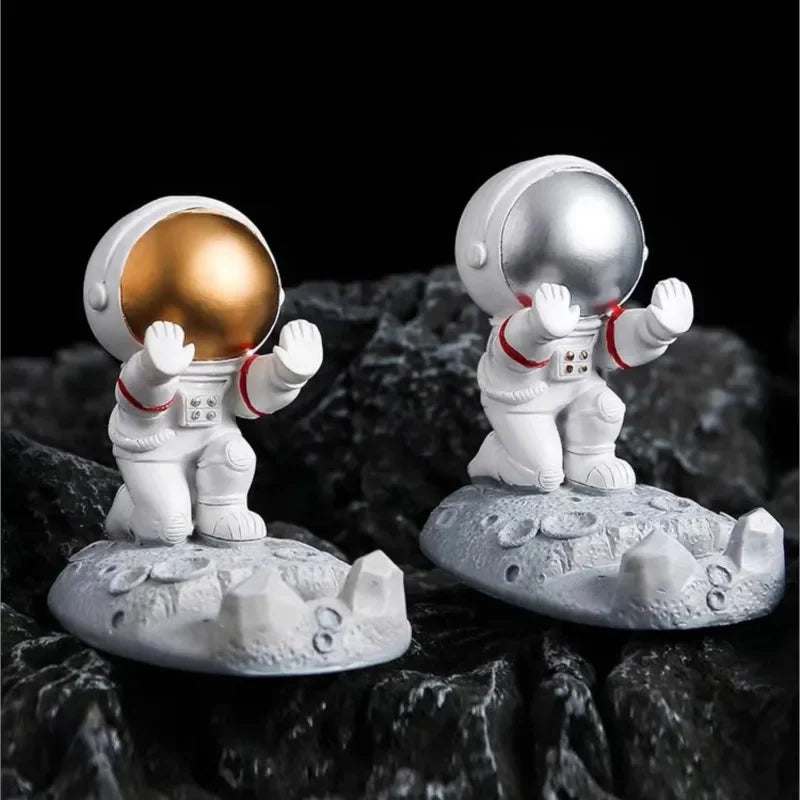 Nordic Astronaut Resin Mobile Phone Stand – Stylish Desk Holder and Unique Office Gift Idea