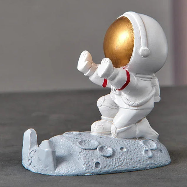 Nordic Astronaut Resin Mobile Phone Stand – Stylish Desk Holder and Unique Office Gift Idea