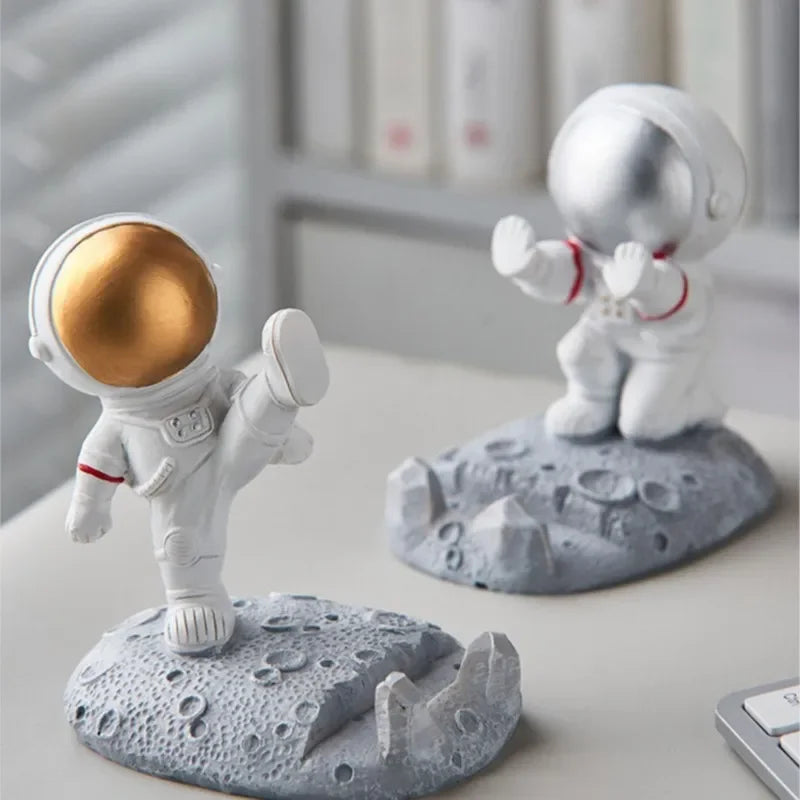 Nordic Astronaut Resin Mobile Phone Stand – Stylish Desk Holder and Unique Office Gift Idea